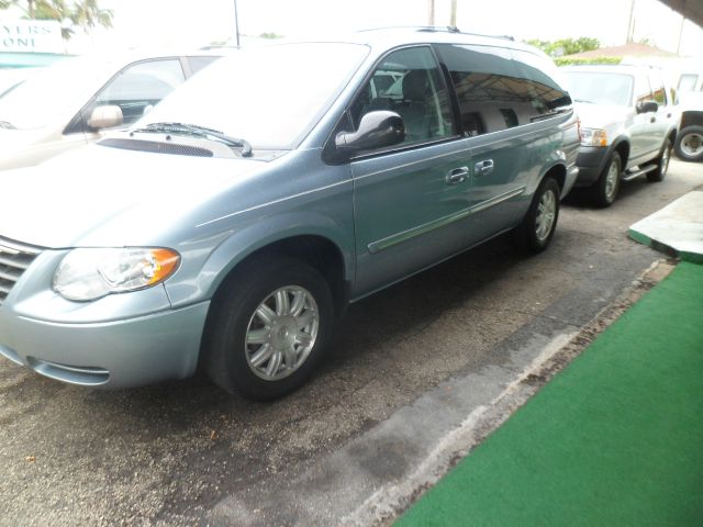 2006 Chrysler Town and Country 3.5