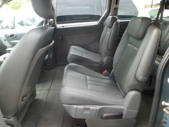 2006 Chrysler Town and Country 3.5