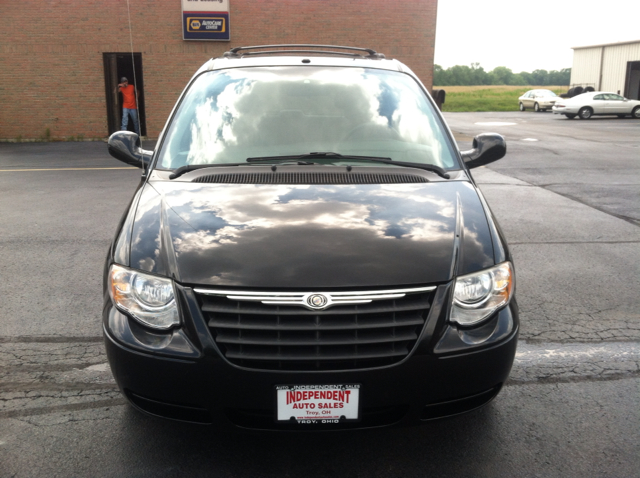 2006 Chrysler Town and Country 3.5