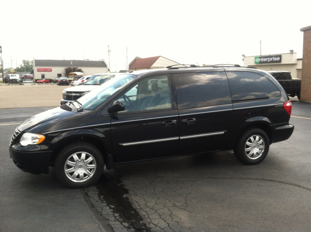 2006 Chrysler Town and Country 3.5