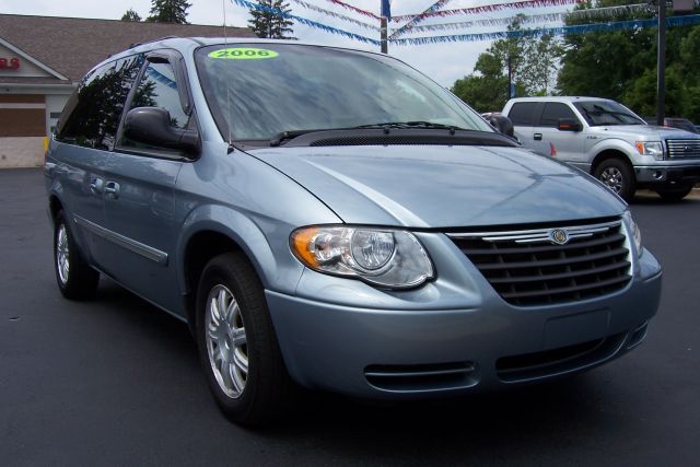 2006 Chrysler Town and Country 3.5