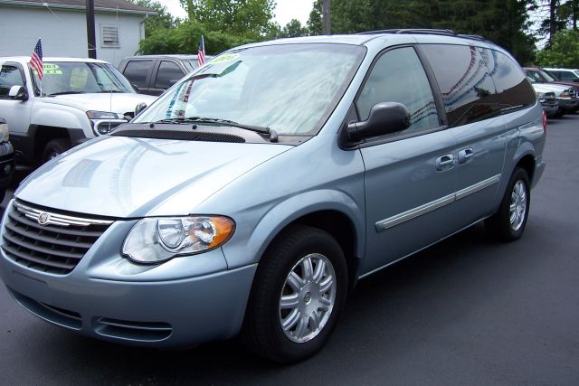 2006 Chrysler Town and Country 3.5