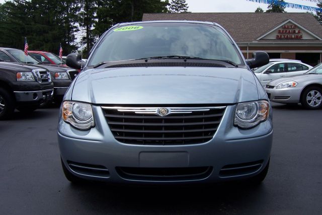 2006 Chrysler Town and Country 3.5