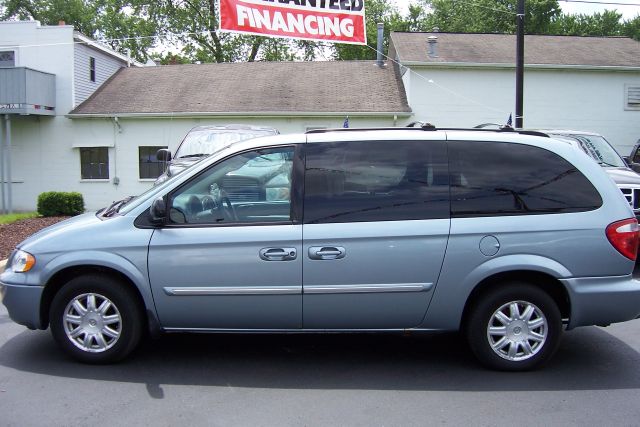 2006 Chrysler Town and Country 3.5