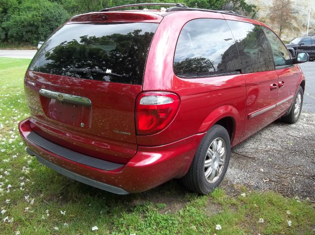 2006 Chrysler Town and Country 3.5