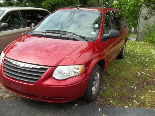 2006 Chrysler Town and Country 3.5