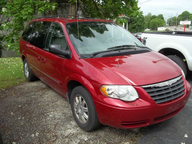 2006 Chrysler Town and Country 3.5