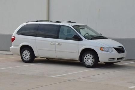 2006 Chrysler Town and Country Elk Conversion Van