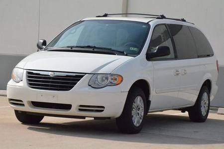 2006 Chrysler Town and Country Elk Conversion Van