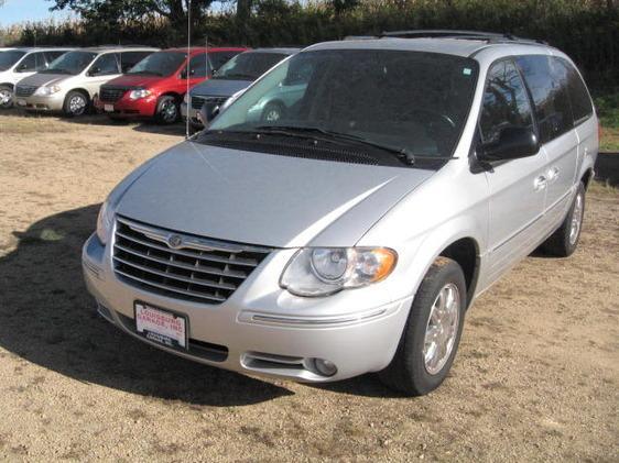 2006 Chrysler Town and Country SLT 25