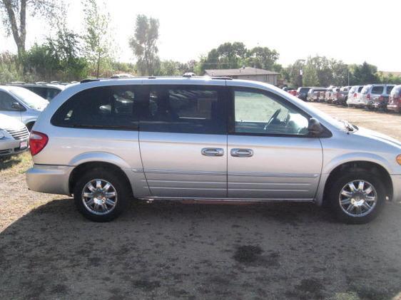 2006 Chrysler Town and Country SLT 25