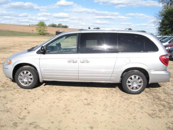 2006 Chrysler Town and Country SLT 25