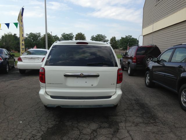 2006 Chrysler Town and Country Elk Conversion Van