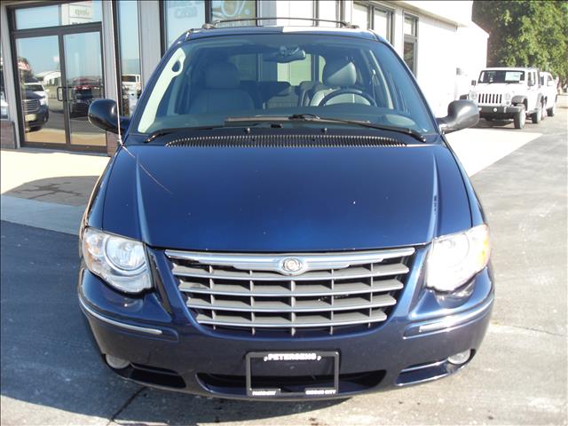 2006 Chrysler Town and Country 3.5