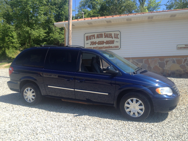 2006 Chrysler Town and Country 3.5