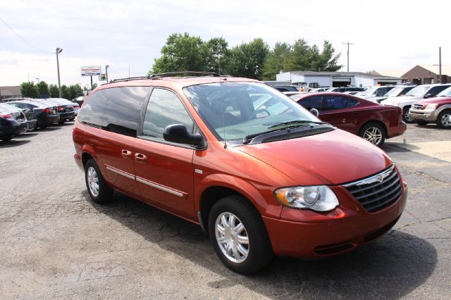 2006 Chrysler Town and Country 3.5