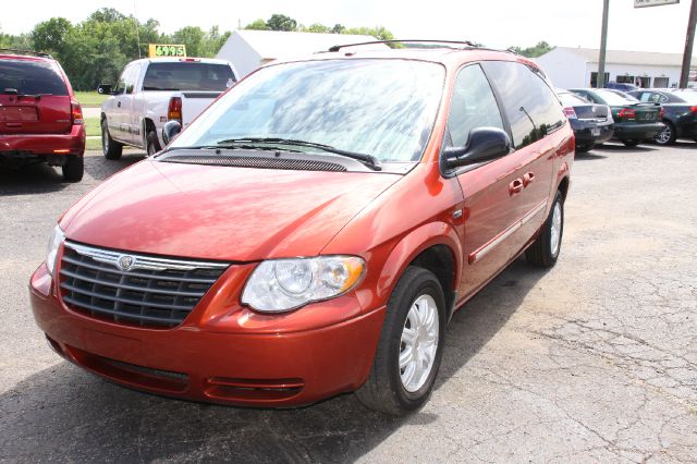 2006 Chrysler Town and Country 3.5