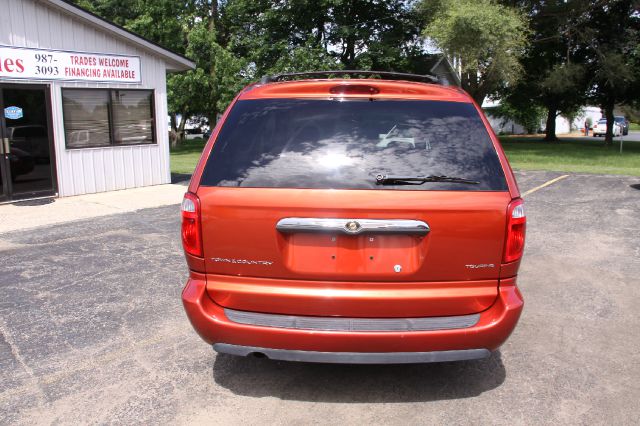 2006 Chrysler Town and Country 3.5