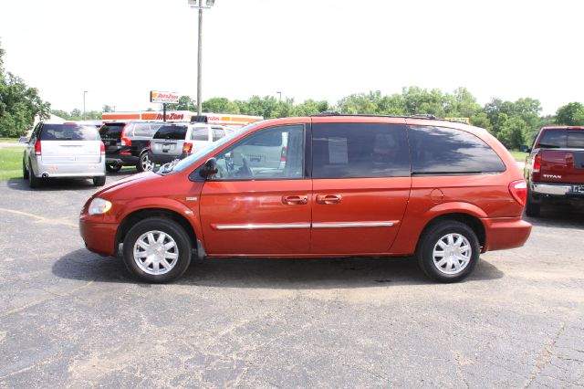 2006 Chrysler Town and Country 3.5