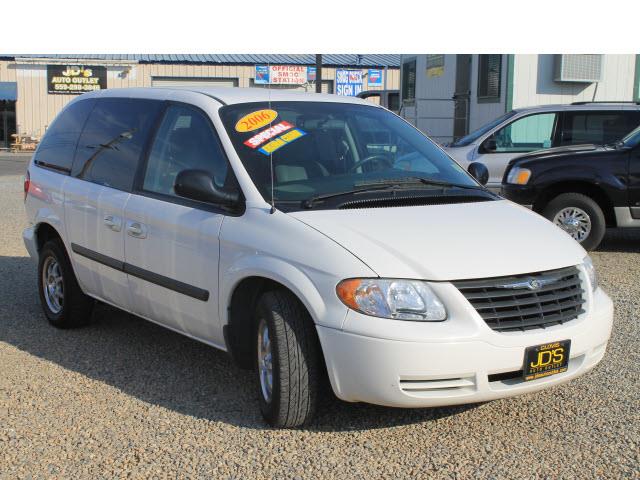 2006 Chrysler Town and Country Unknown