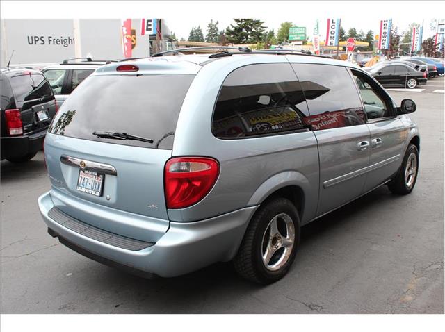 2006 Chrysler Town and Country SL Regular Cab 2WD