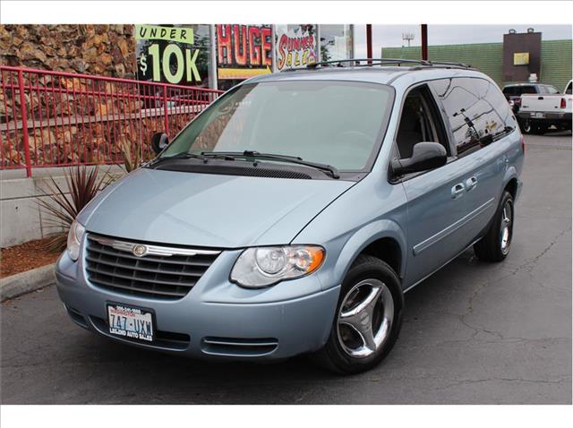 2006 Chrysler Town and Country SL Regular Cab 2WD