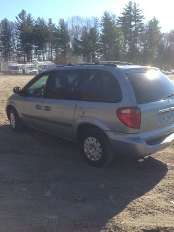 2006 Chrysler Town and Country Base