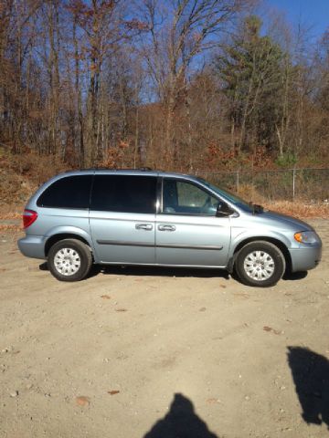 2006 Chrysler Town and Country Base