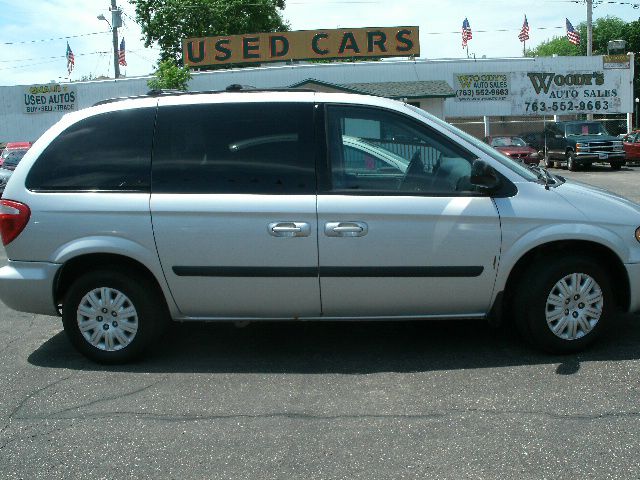 2006 Chrysler Town and Country Base