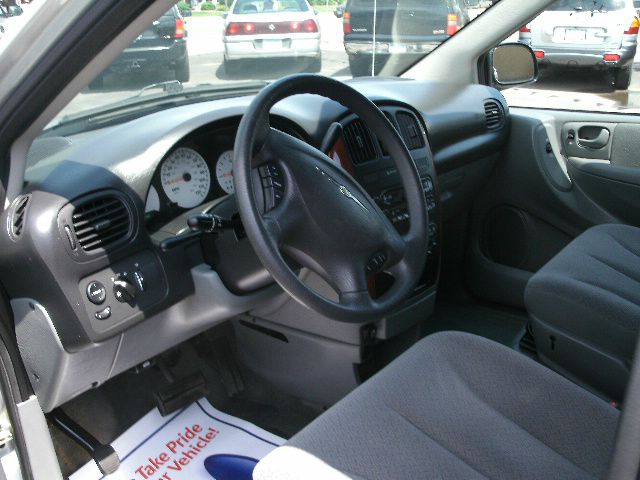 2006 Chrysler Town and Country Base