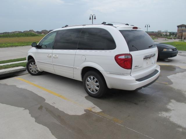 2006 Chrysler Town and Country BGT