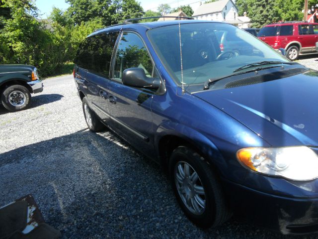 2006 Chrysler Town and Country 3.5