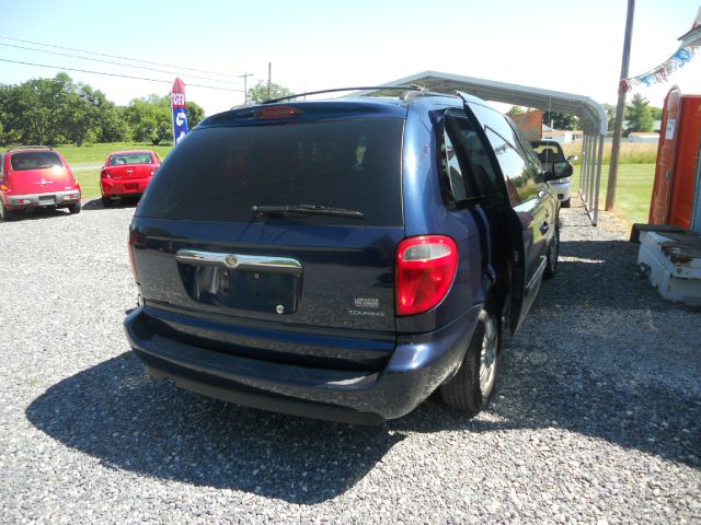 2006 Chrysler Town and Country 3.5