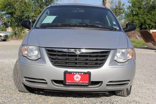 2006 Chrysler Town and Country 3.5