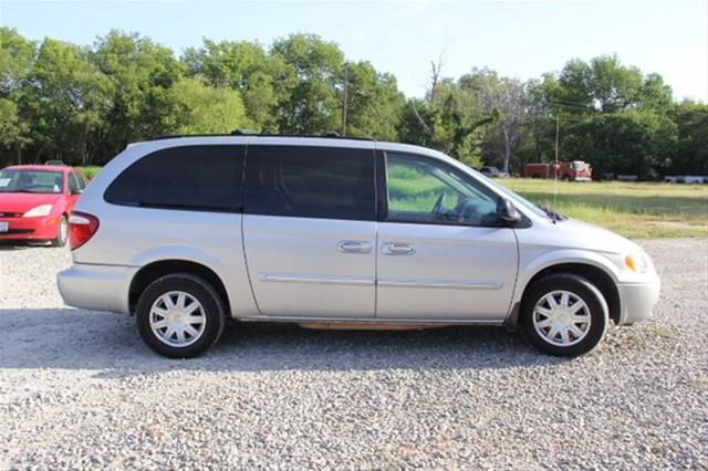 2006 Chrysler Town and Country 3.5