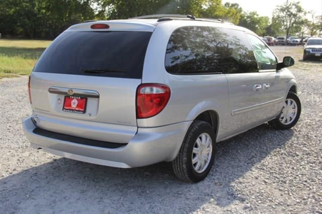 2006 Chrysler Town and Country 3.5