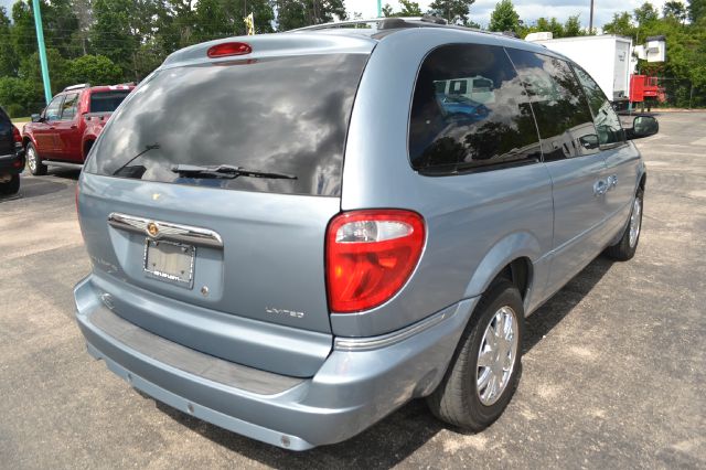 2006 Chrysler Town and Country SLT 25