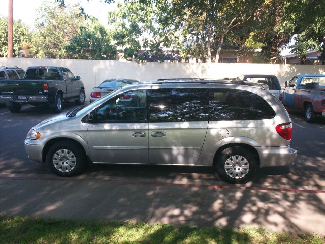 2006 Chrysler Town and Country Elk Conversion Van