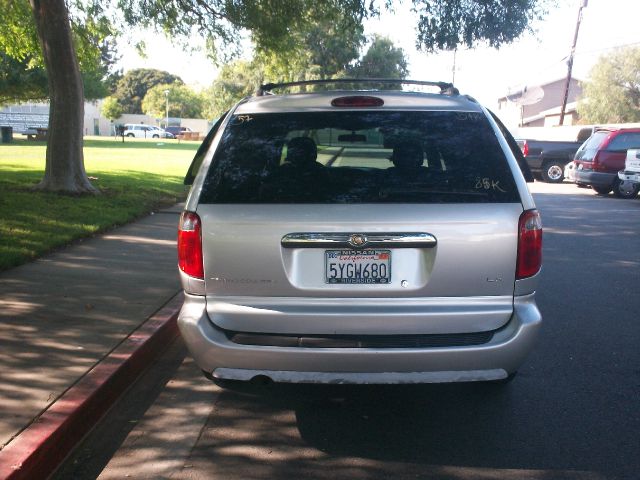 2006 Chrysler Town and Country Elk Conversion Van