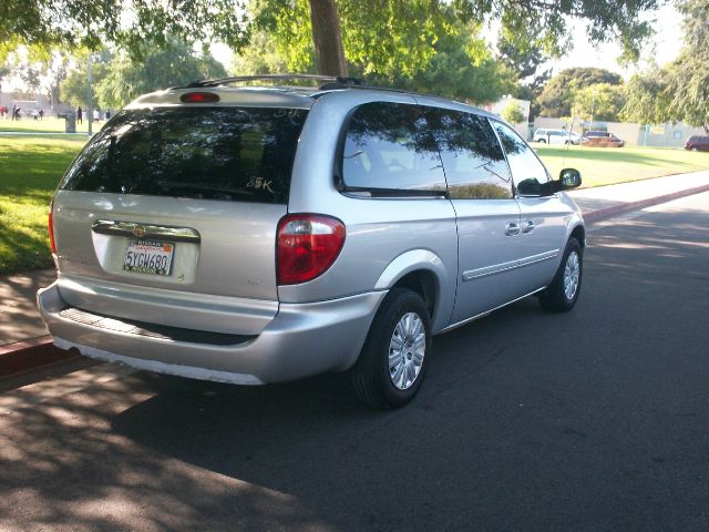 2006 Chrysler Town and Country Elk Conversion Van