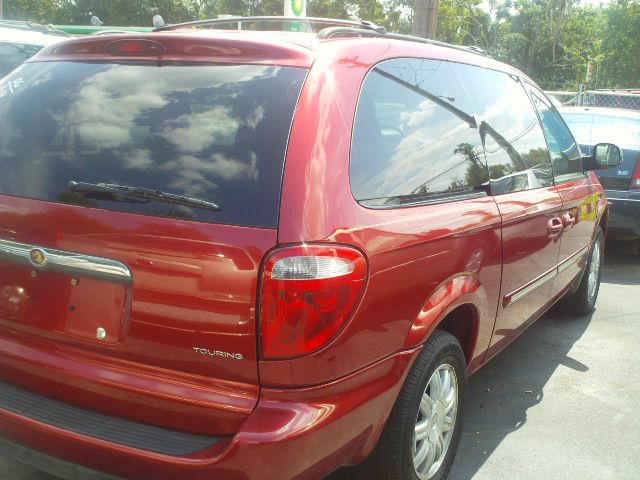 2006 Chrysler Town and Country 3.5