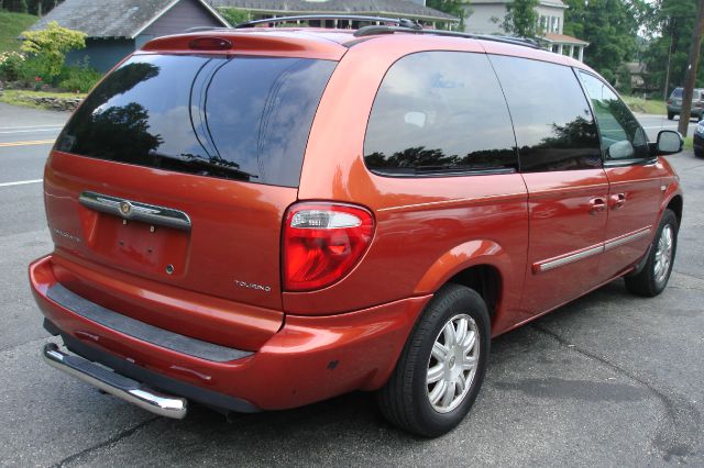 2006 Chrysler Town and Country 3.5