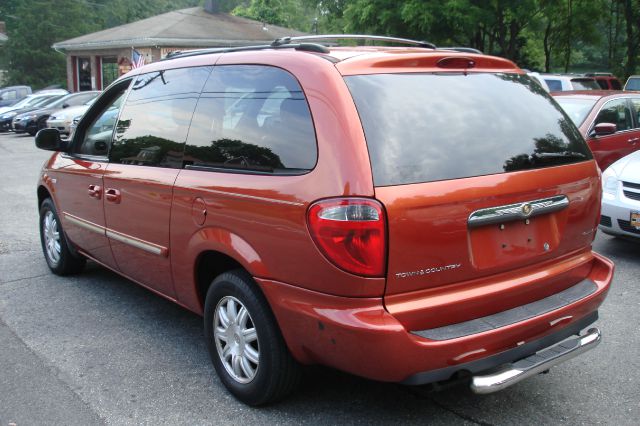 2006 Chrysler Town and Country 3.5