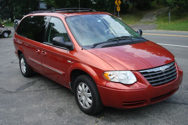 2006 Chrysler Town and Country 3.5