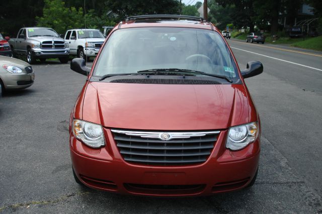 2006 Chrysler Town and Country 3.5