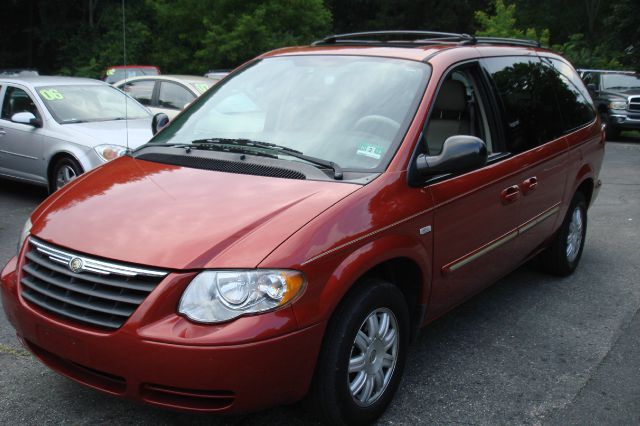 2006 Chrysler Town and Country 3.5