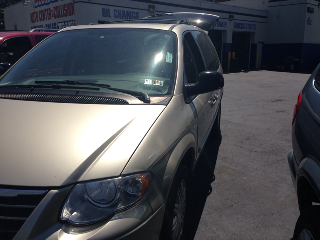 2006 Chrysler Town and Country 3.5