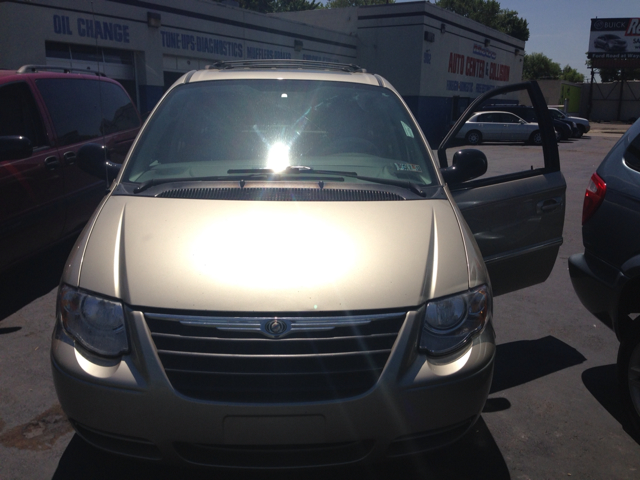 2006 Chrysler Town and Country 3.5