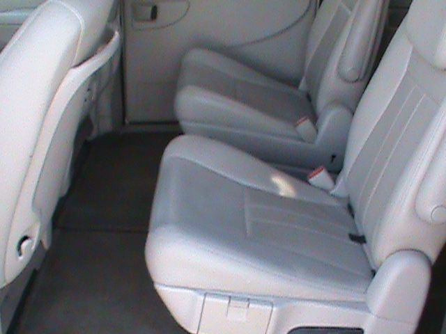 2006 Chrysler Town and Country 3.5