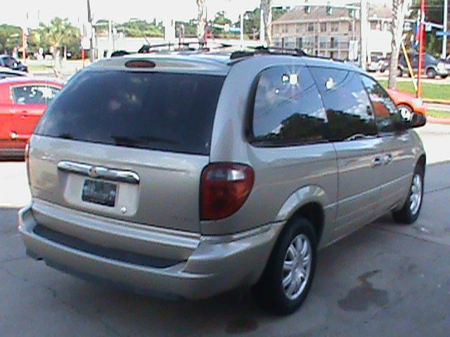 2006 Chrysler Town and Country 3.5